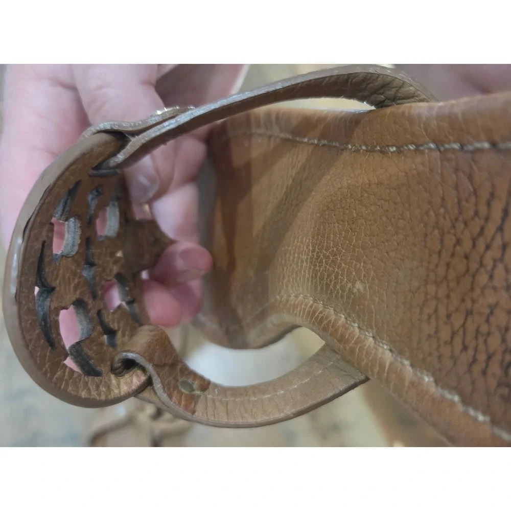 Tory Burch Miller Tan Leather Thong Sandals Gold Logo Medallion Flat Shoes 37